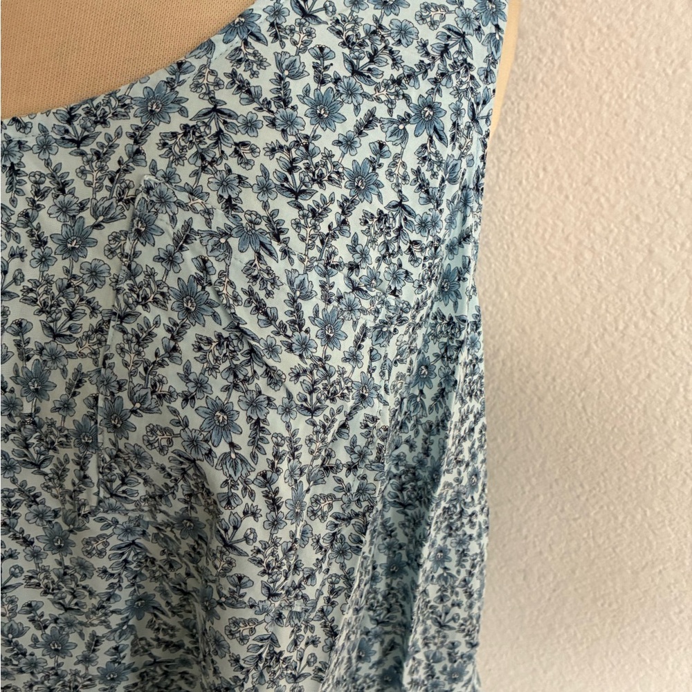 Torrid blue floral tank - Picture 4 of 6